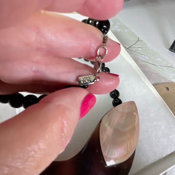 Vintage Karla Jordan art to wear mother of pearl glass necklace earrings set. - Picture 7 of 11